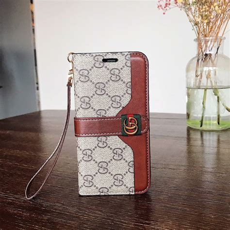 etui gucci|Gucci cell phone case.